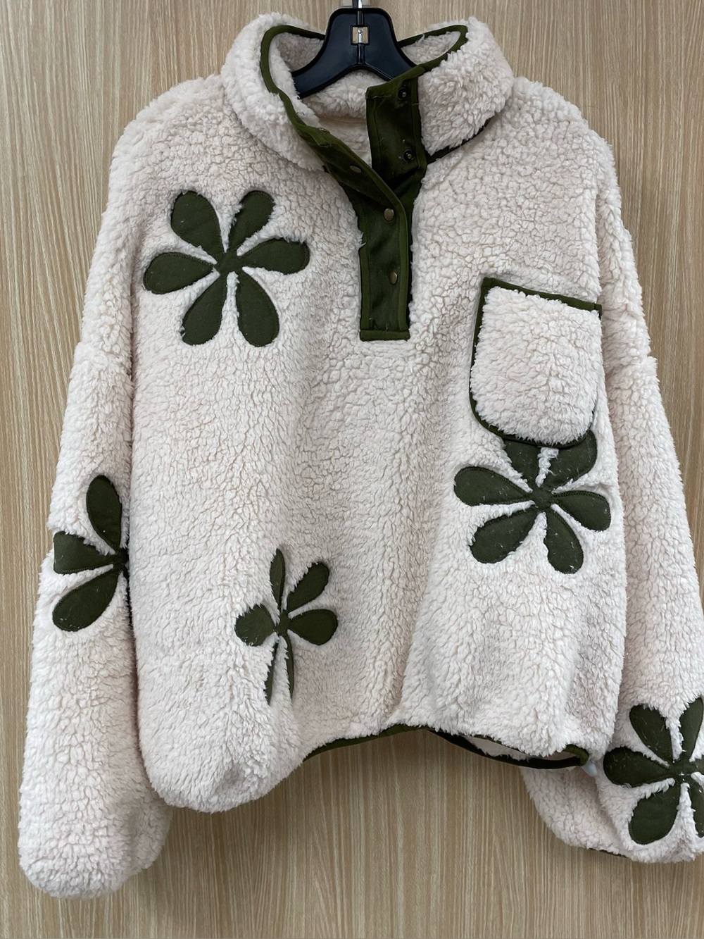 The Great cream embroidered pullover size Large